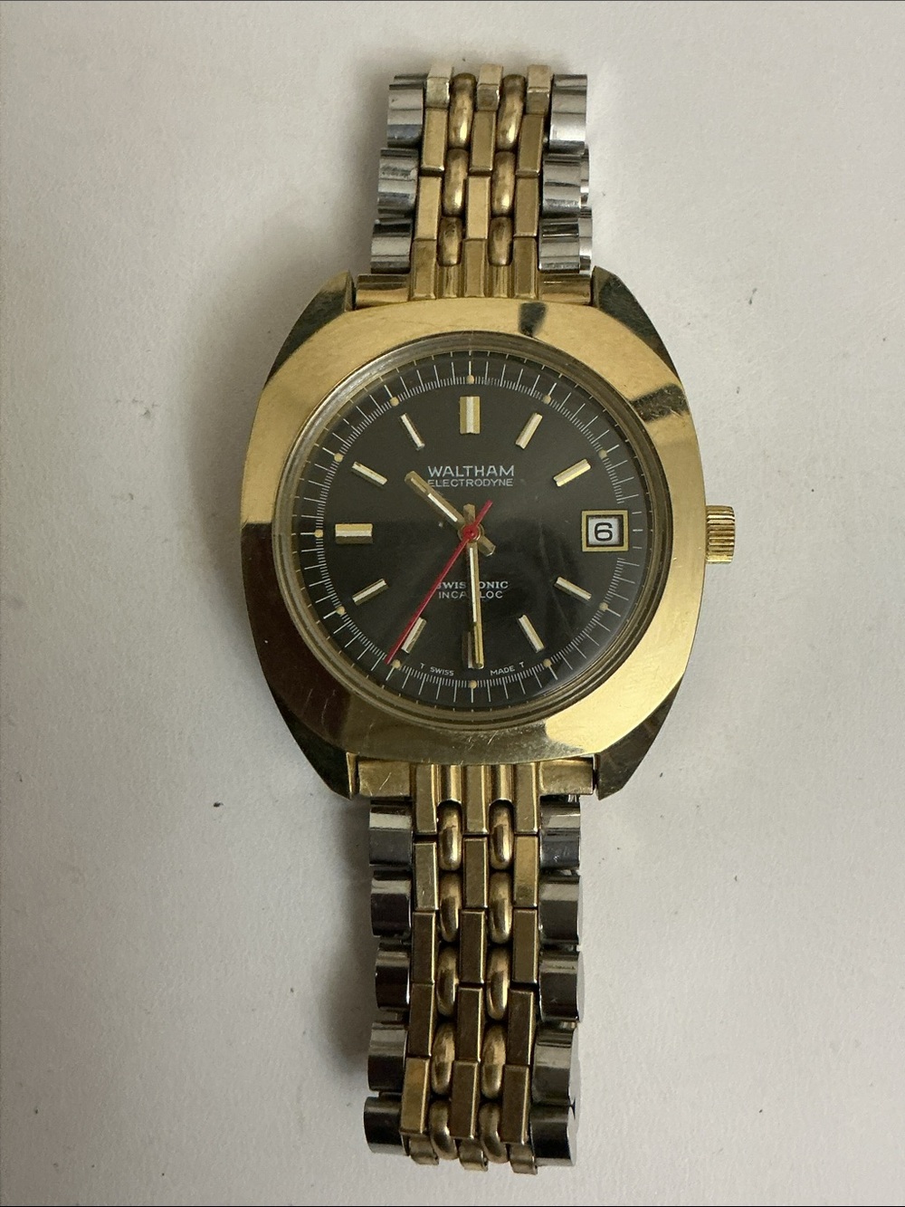 Vintage working Waltham Men’s Two-Tone Gold & Silver Dress Watch - Black Dial